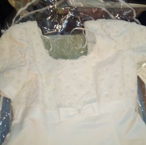 Size 22 women's wedding dress brand new still in dress bag with tags never worn